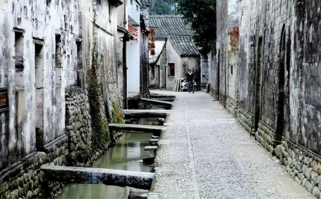 探寻天涯问答交流平台当你试探朋友发现他喜欢你时怎么办?